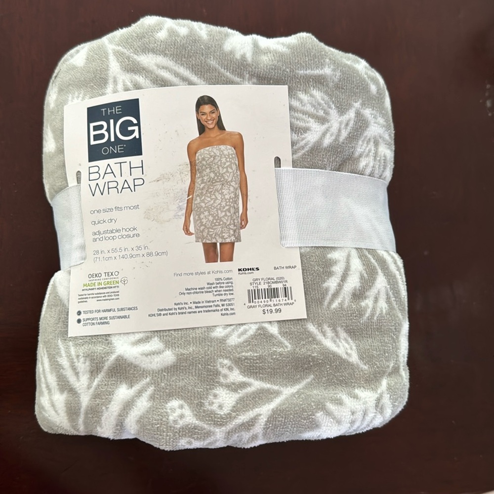 NWT Bath Wrap